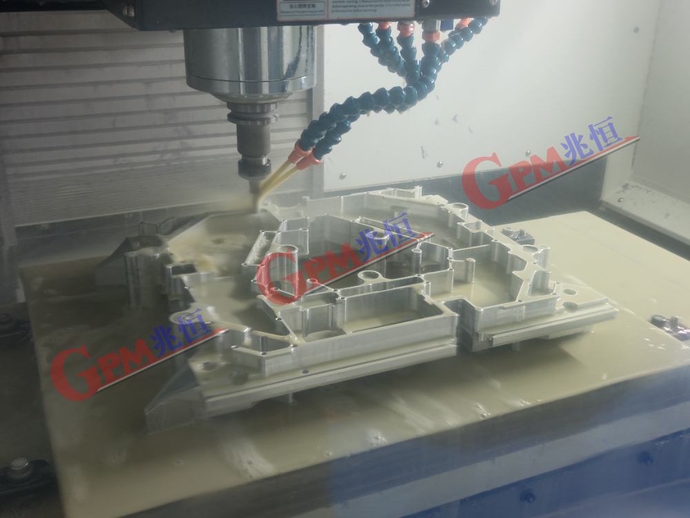 機械加工實景照片 4：立加（三軸）