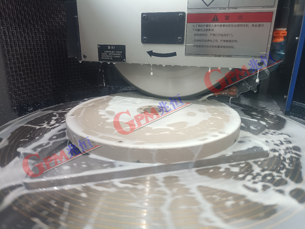 機械加工實景照片 13：平面磨（立軸圓臺旋轉式）